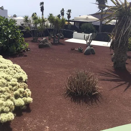 Vrijstaande アパート